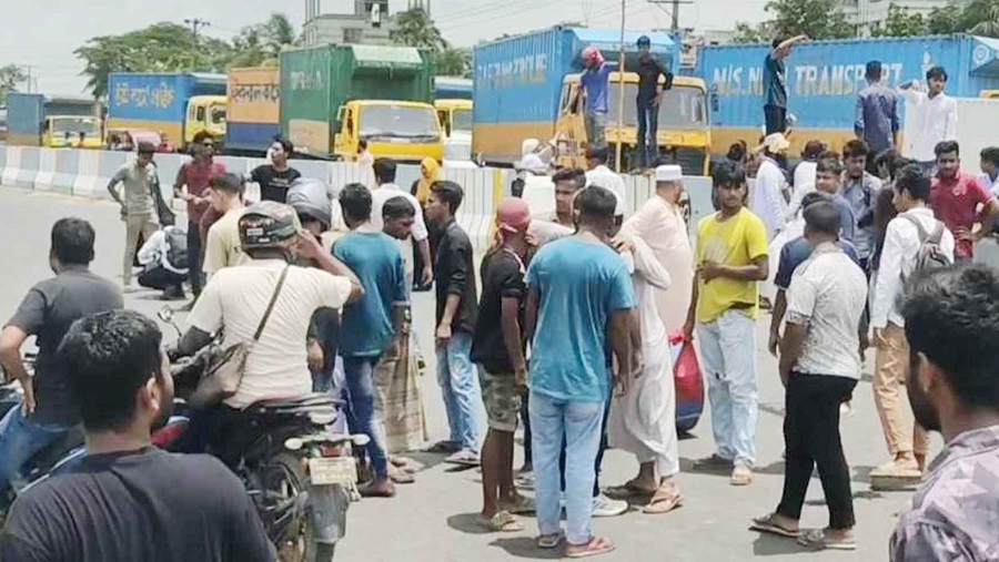 চট্টগ্রাম-কক্সবাজার, মহাসড়ক, বিক্ষোভ,যান চলাচল