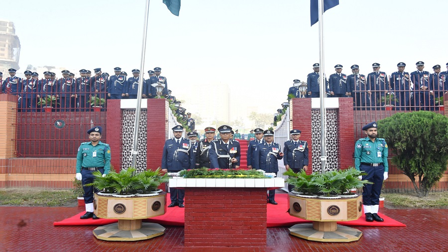 রাজারবাগ,স্মৃতিসৌধ, স্বরাষ্ট্র, উপদেষ্টা,আইজিপি, শ্রদ্ধা