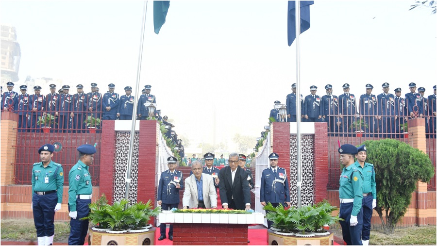 রাজারবাগ,স্মৃতিসৌধ, স্বরাষ্ট্র, উপদেষ্টা,আইজিপি, শ্রদ্ধা