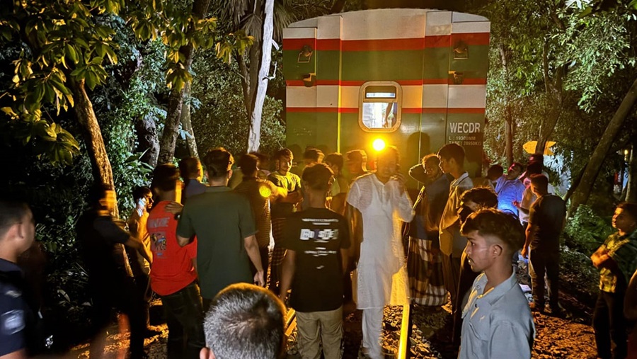 পর্যটক এক্সপ্রেস