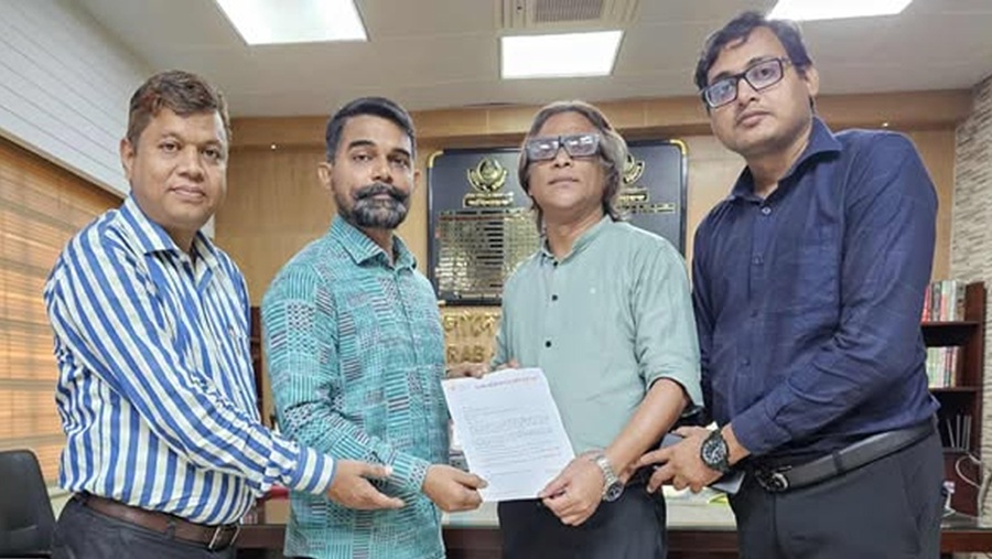 সাংবাদিক