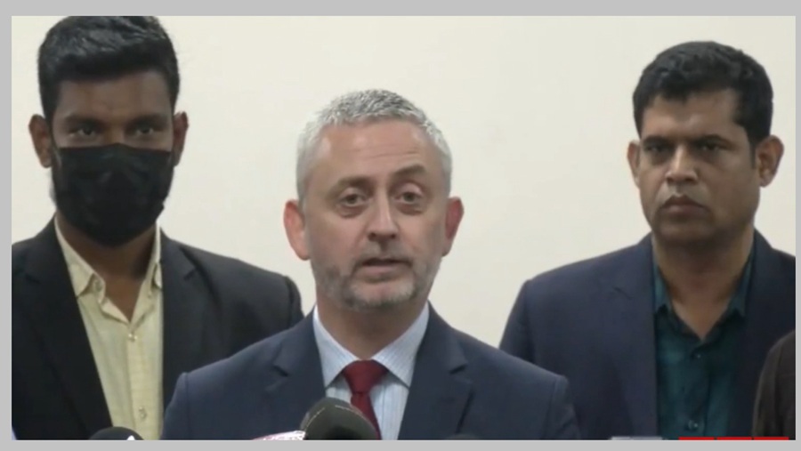 নির্বাচন